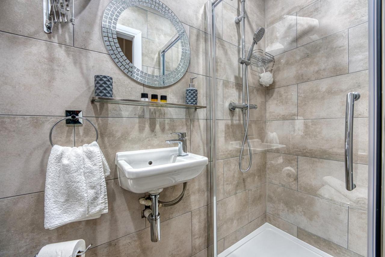 Stylish House - B'Ham Airport And Nec, Jlr Solihull, Business & Leisure Stays - Aspen House Chambre photo